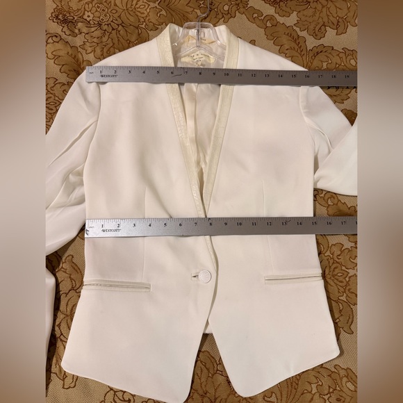Rag and Bone White Pascal Blazer with Leather Trim on pockets and lapel. Sz 6 - Picture 11 of 14